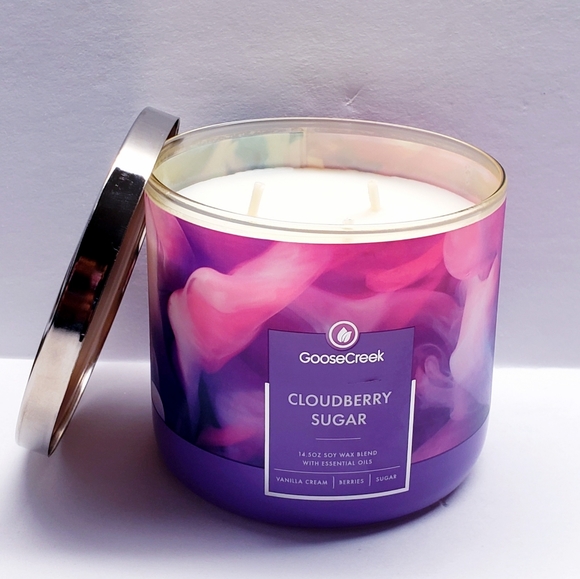 Goose Creek CLOUDBERRY SUGAR Large 3-Wick Candle, 14.5 oz - Picture 2 of 5